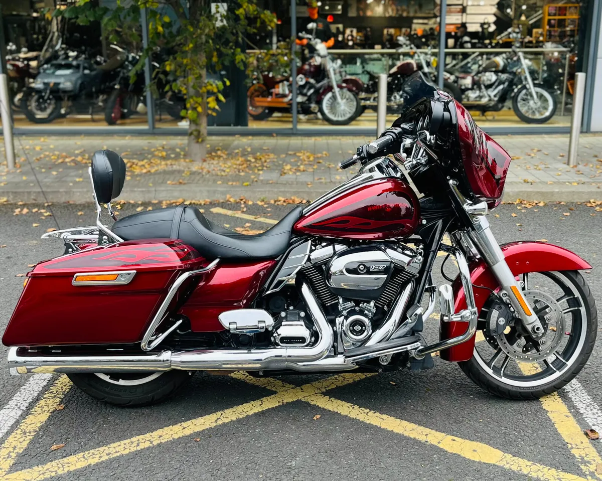 HARLEY-DAVIDSON STREET GLIDE - Image 1