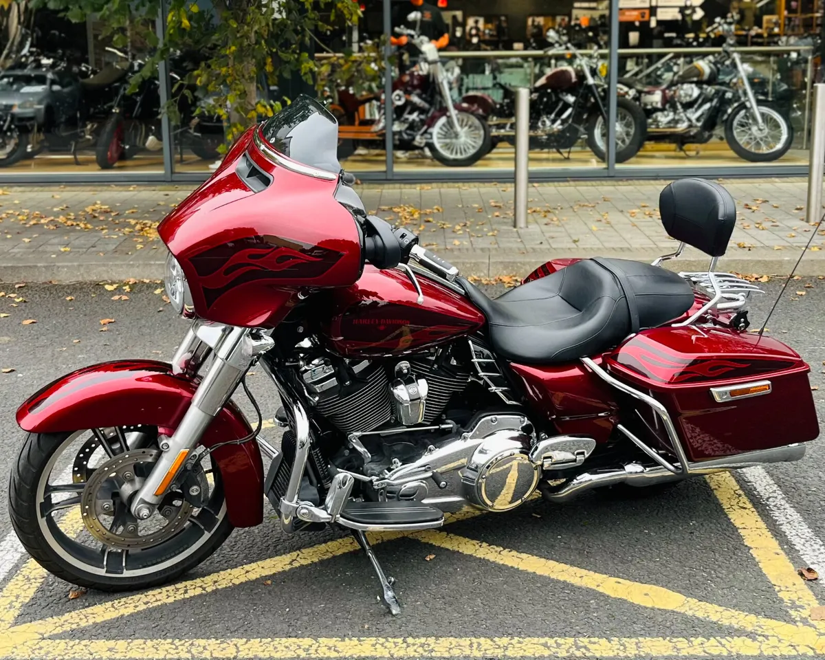 HARLEY-DAVIDSON STREET GLIDE - Image 3