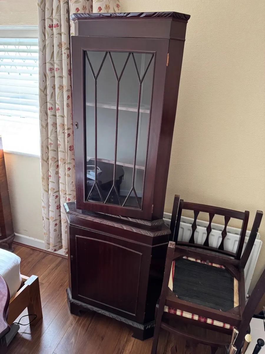 Mahogany corner unit - Image 1