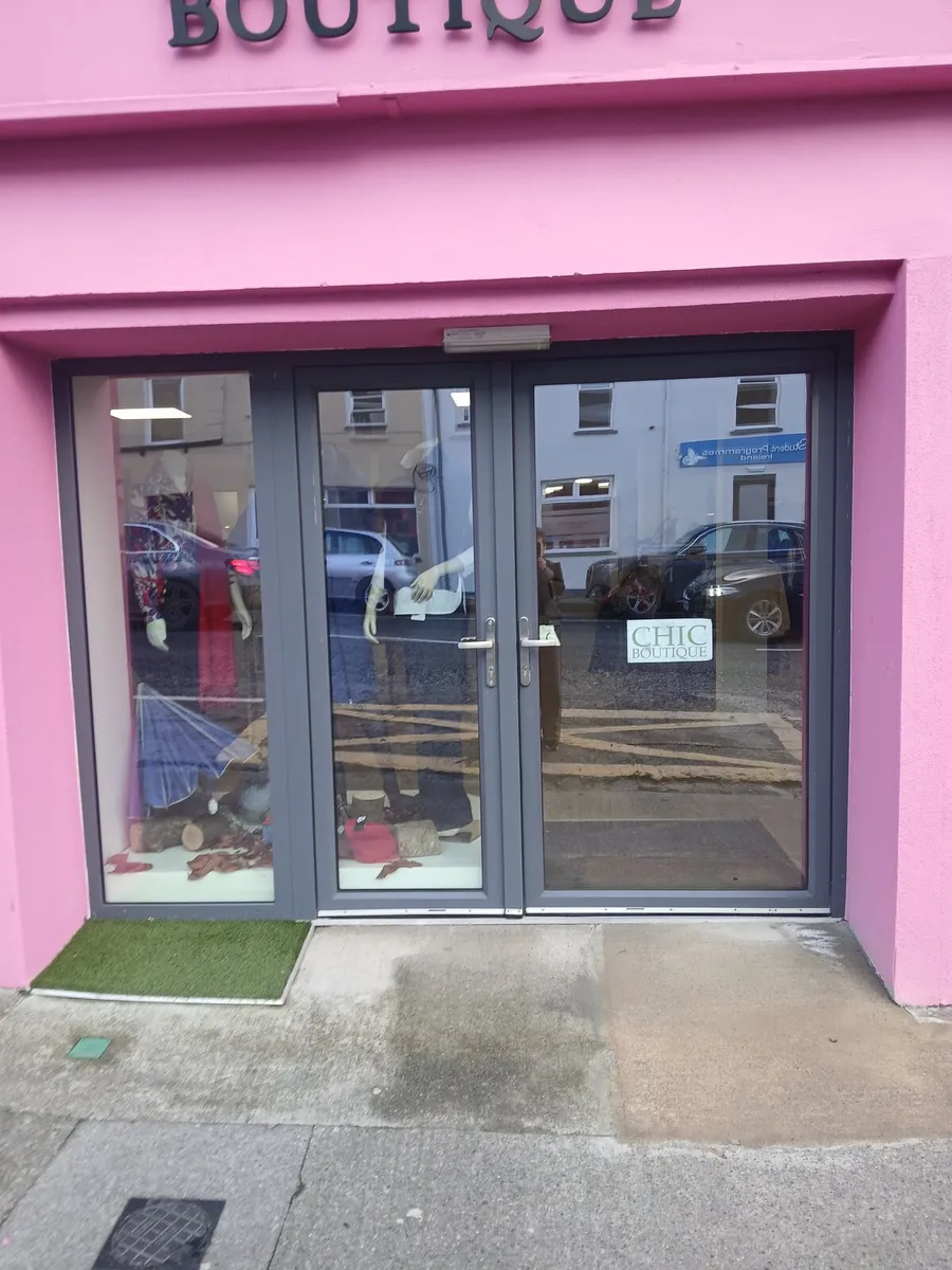 Window door unit - Image 1
