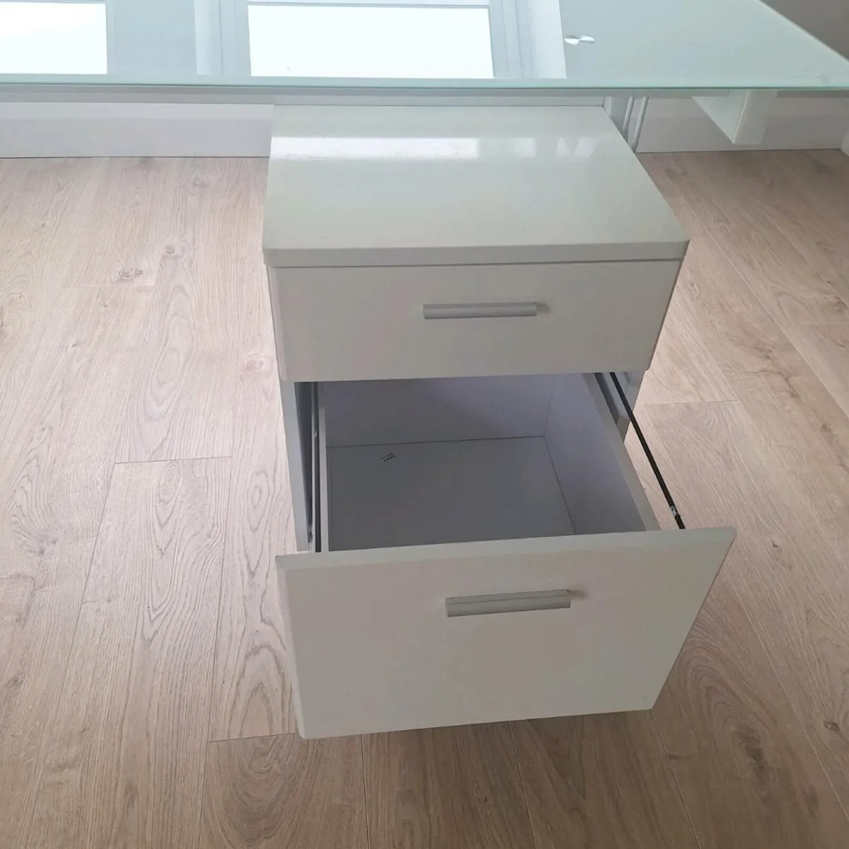 Desk - Image 4