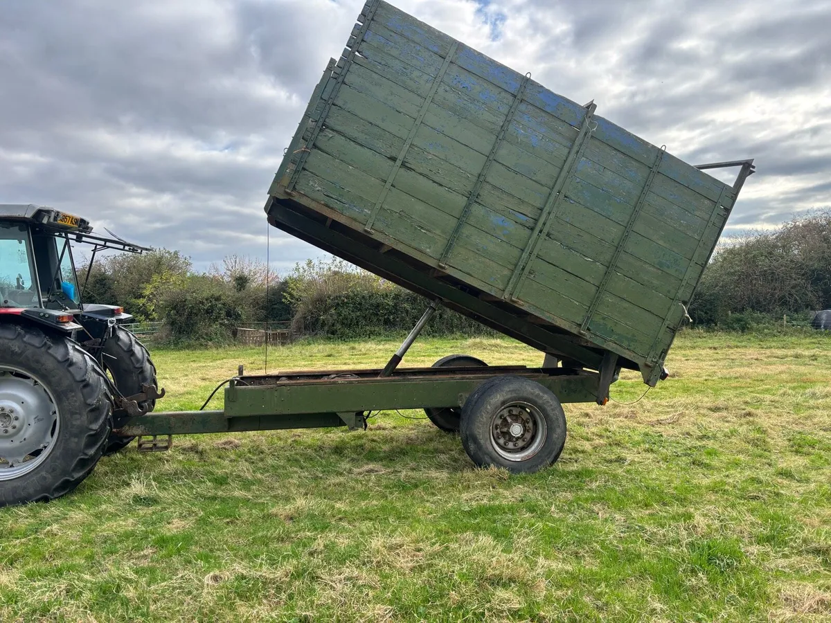 Trailer - Image 1