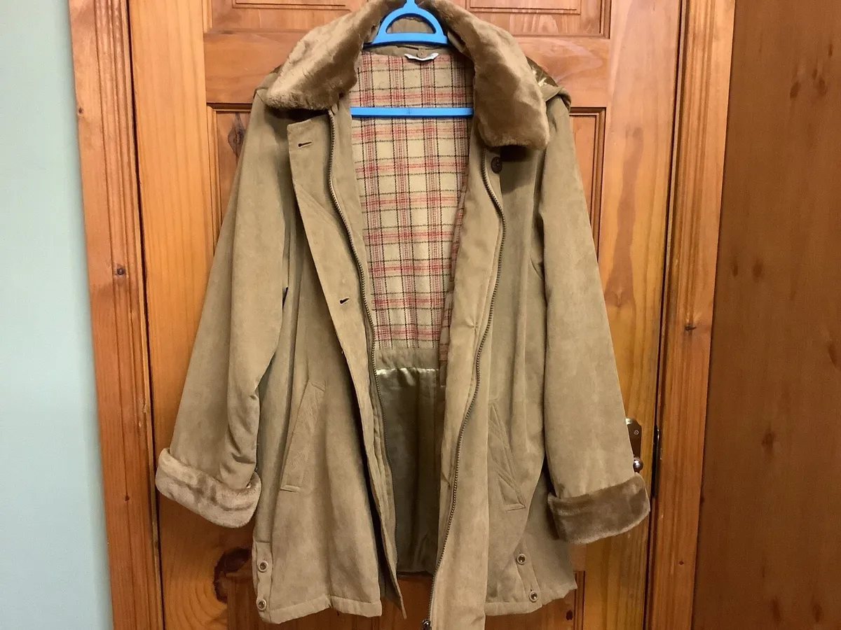 Jacket size 18 - Image 1