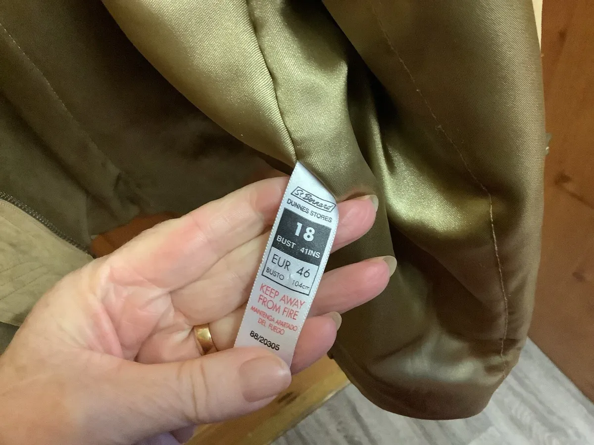 Jacket size 18 - Image 3