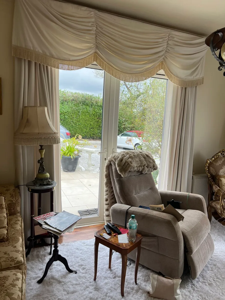 Swags and tails curtains - Image 1