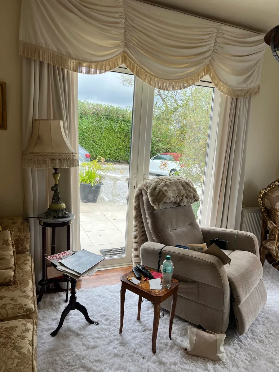 Swags and tails curtains - Image 2