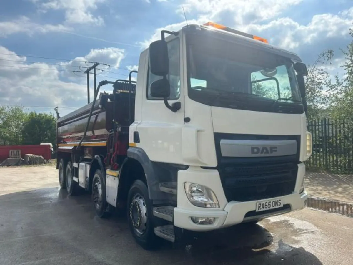 2015 DAF CF400 8x4 Steel Tipper Grab - Image 1