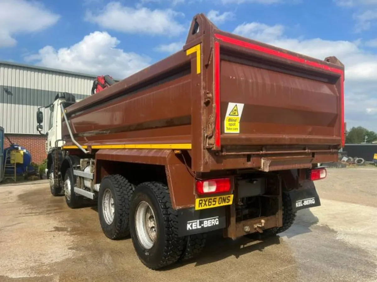 2015 DAF CF400 8x4 Steel Tipper Grab - Image 3