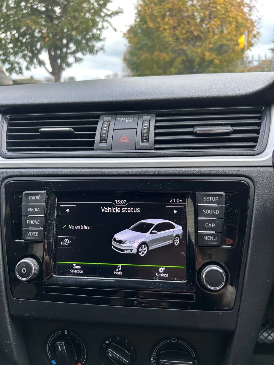 Skoda Rapid 2017 - Image 3