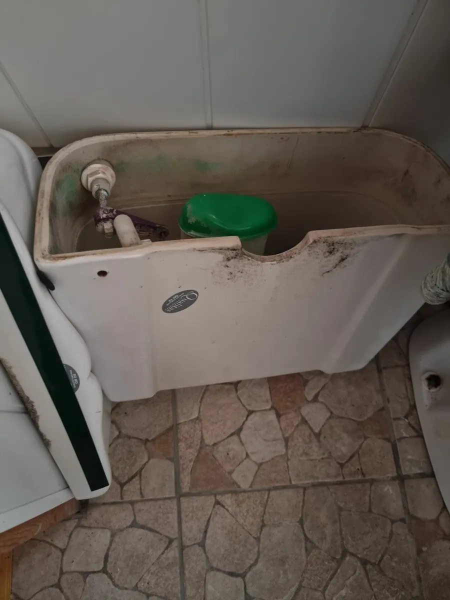Bathroom sink, toilet and cistern - Image 3