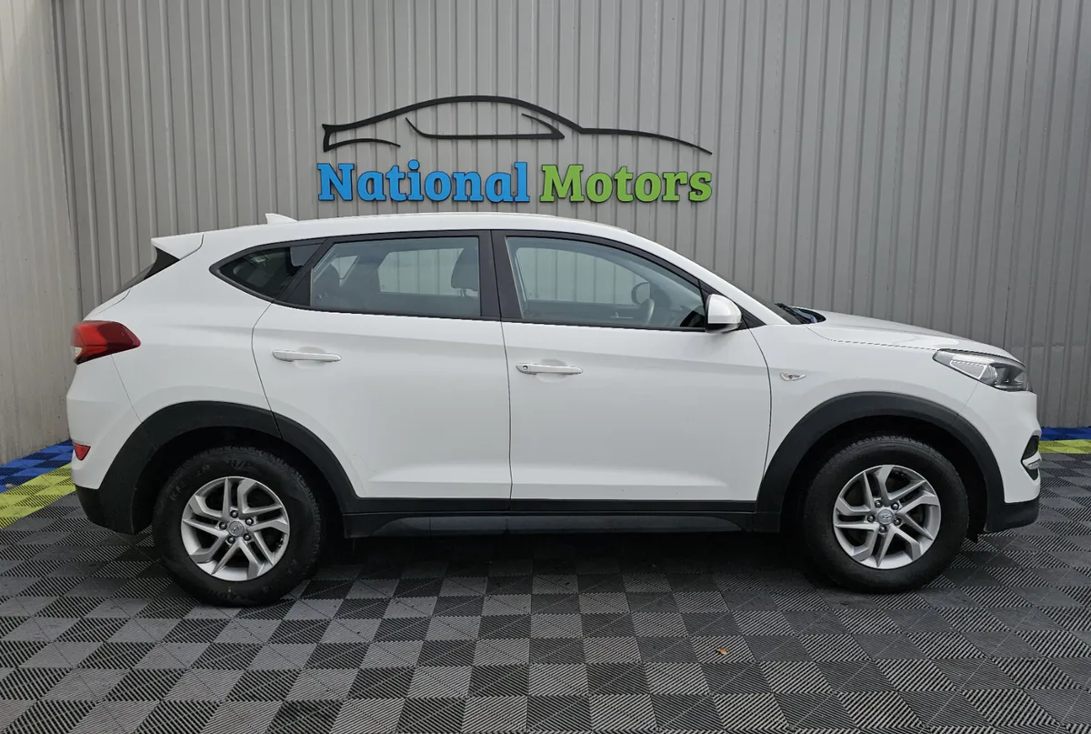 2018 Hyundai Tucson 1.7 D Executive SE - Image 2
