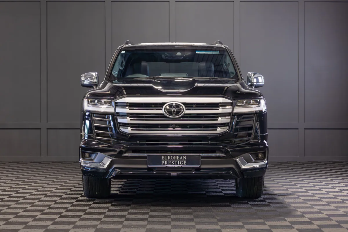 242 Toyota Landcruiser Amazon ZX 2 Seat Commercial - Image 2