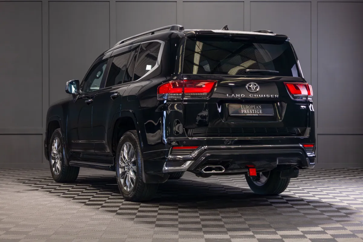 242 Toyota Landcruiser Amazon ZX 2 Seat Commercial - Image 4