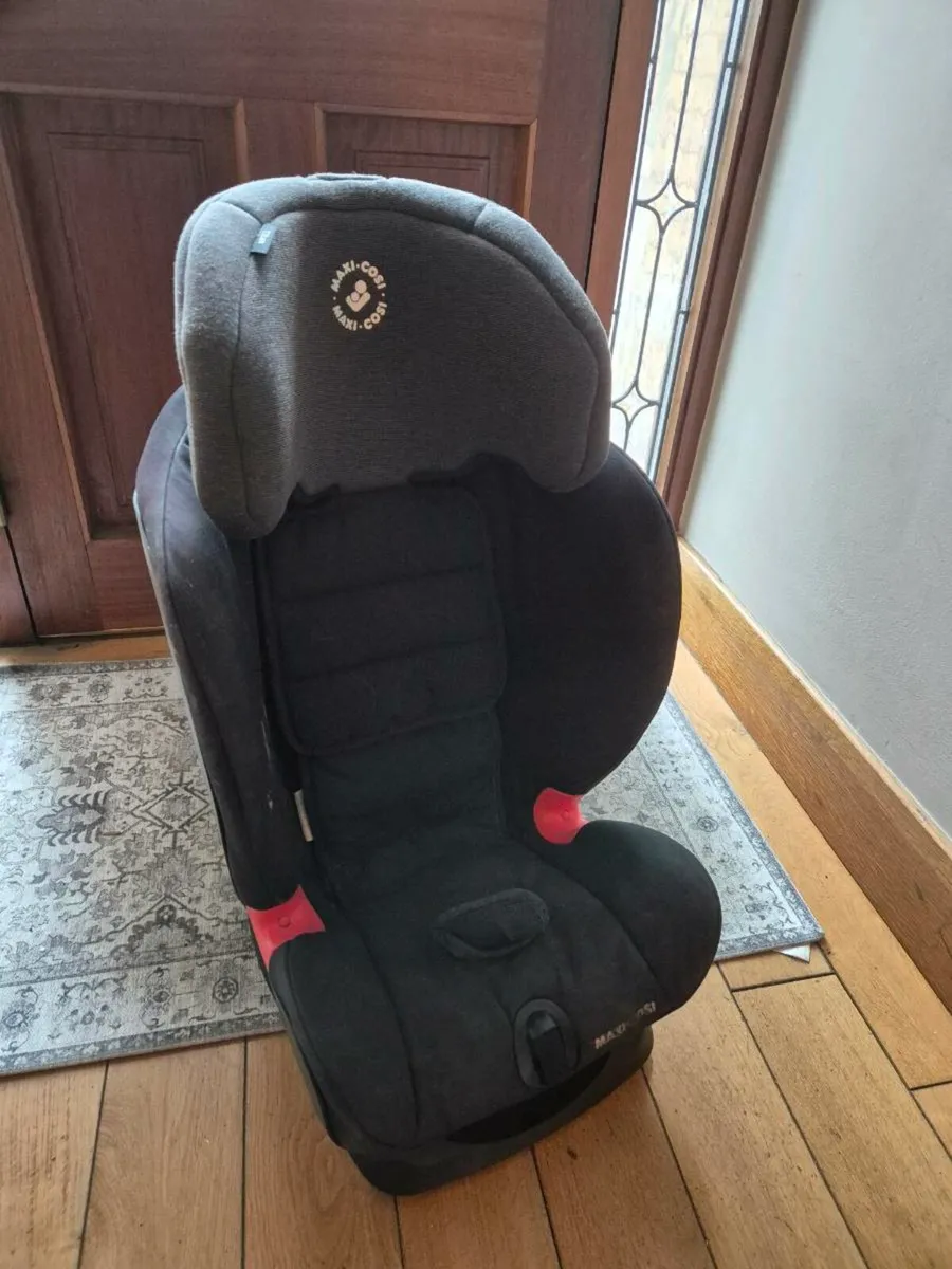 Maxi Cosi Titan Child's Car Seat - Image 1