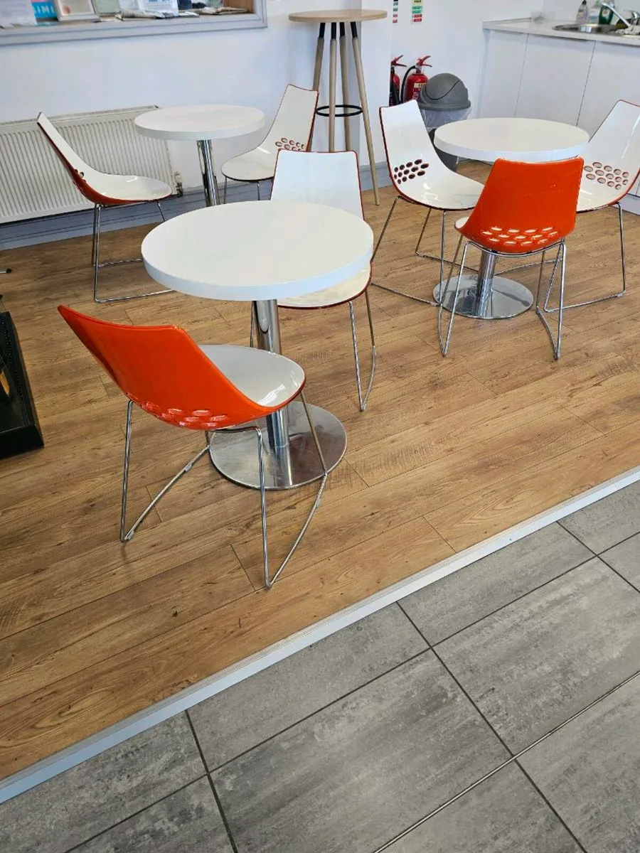 Tables and chairs - Image 1
