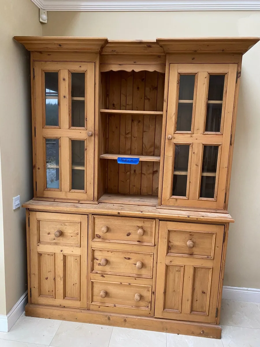 Cabinet - Image 1