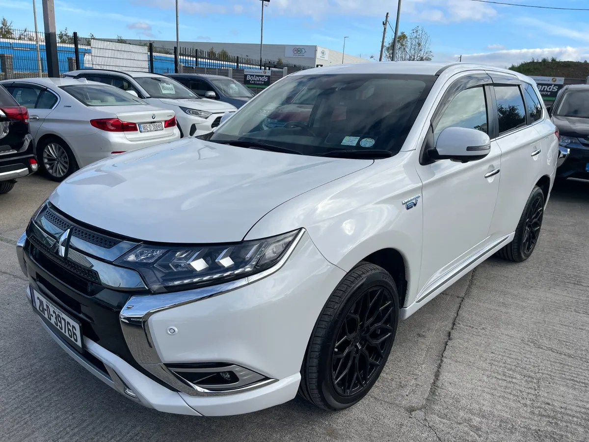 211 Mitsubishi Outlander Hybrid 2.4 Phev Automatic - Image 4