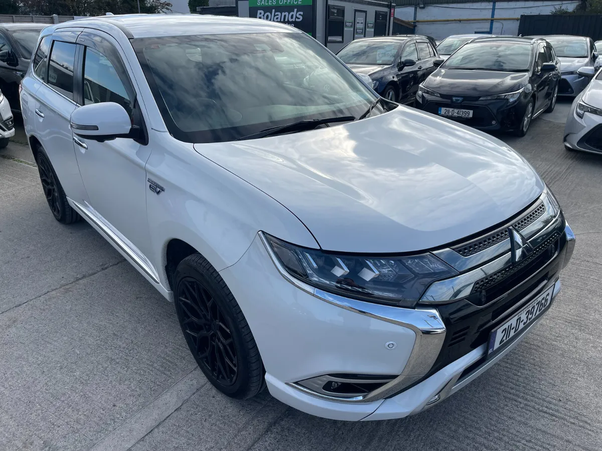 211 Mitsubishi Outlander Hybrid 2.4 Phev Automatic - Image 2