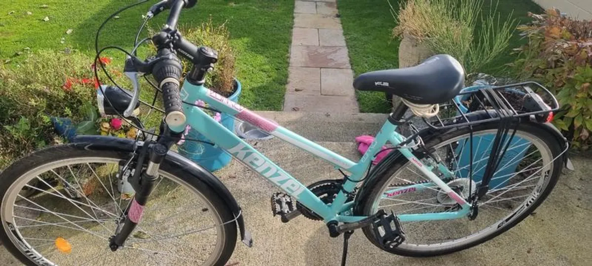 Ladies bicycle - Image 1