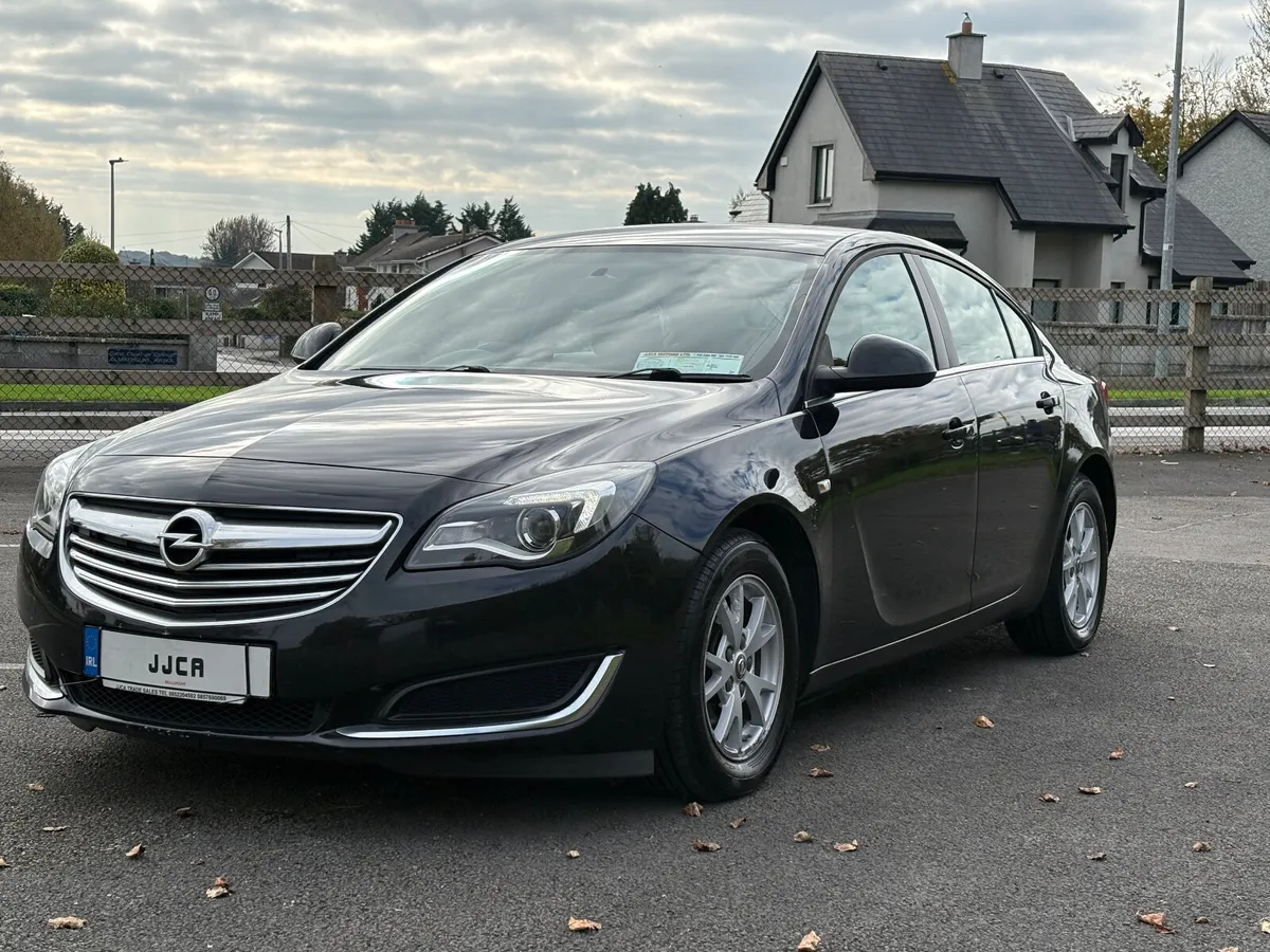Opel Insignia 2015 only 141 km full service histor - Image 3