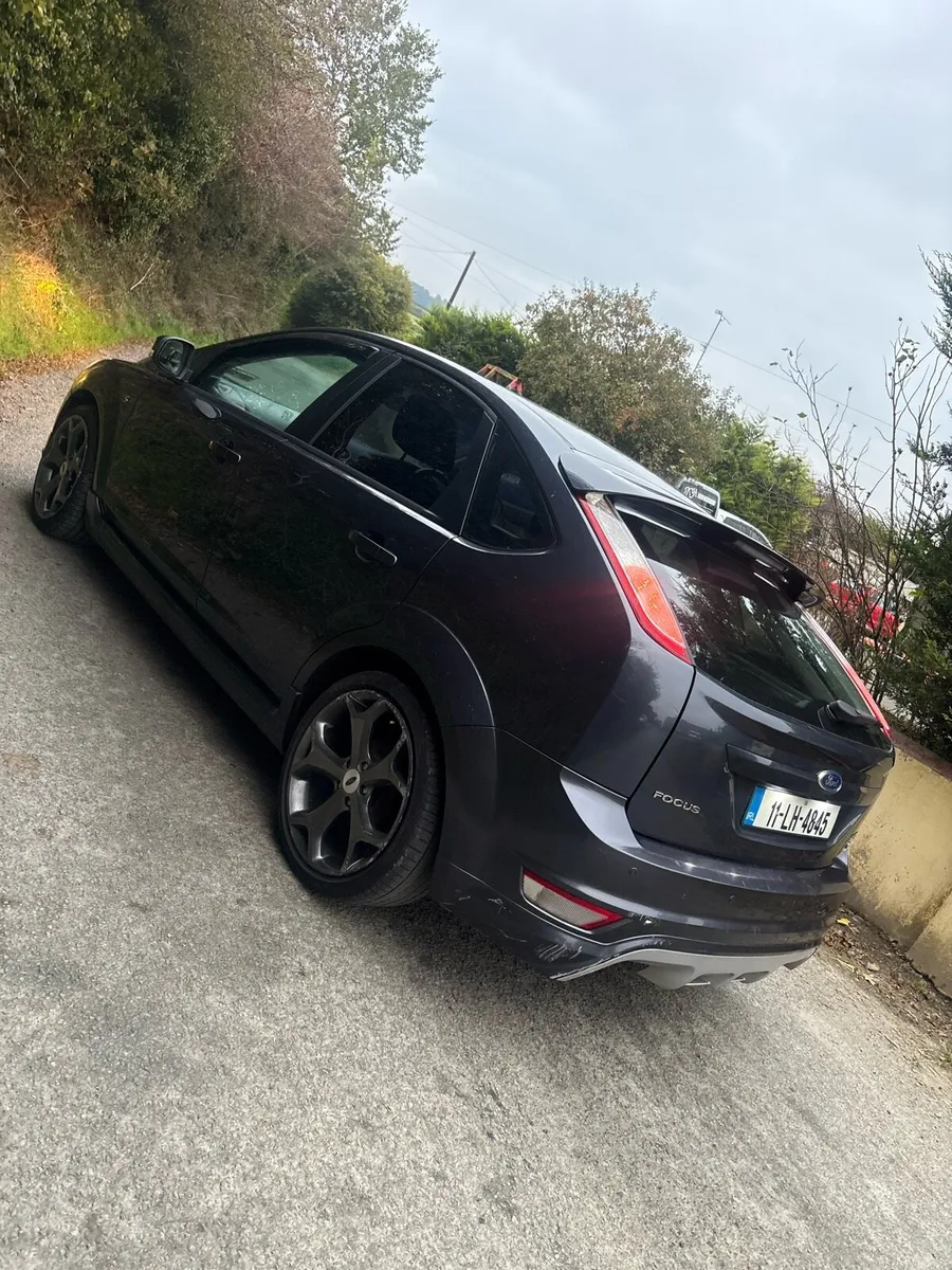 2011 ford focus S - Image 1