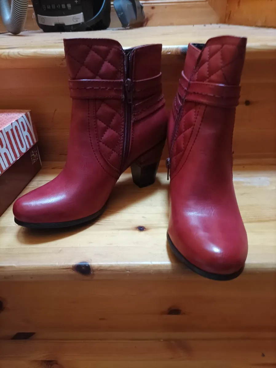 Womens boots - Image 2