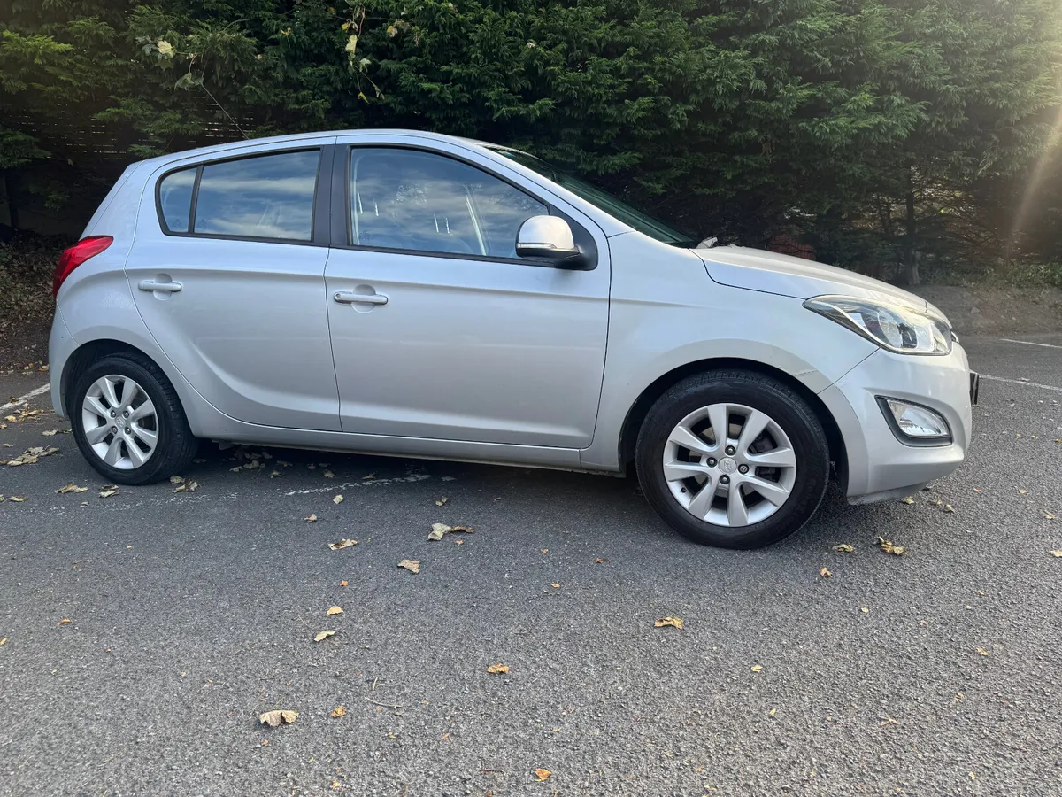 Hyundai i20 in excellent cond & warranty - Image 2