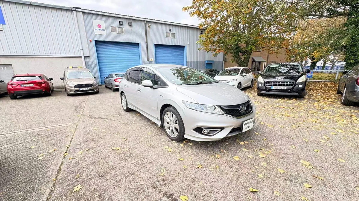Honda Jade1.5 Hybrid Auto 6 SEATER 2015 - Image 3