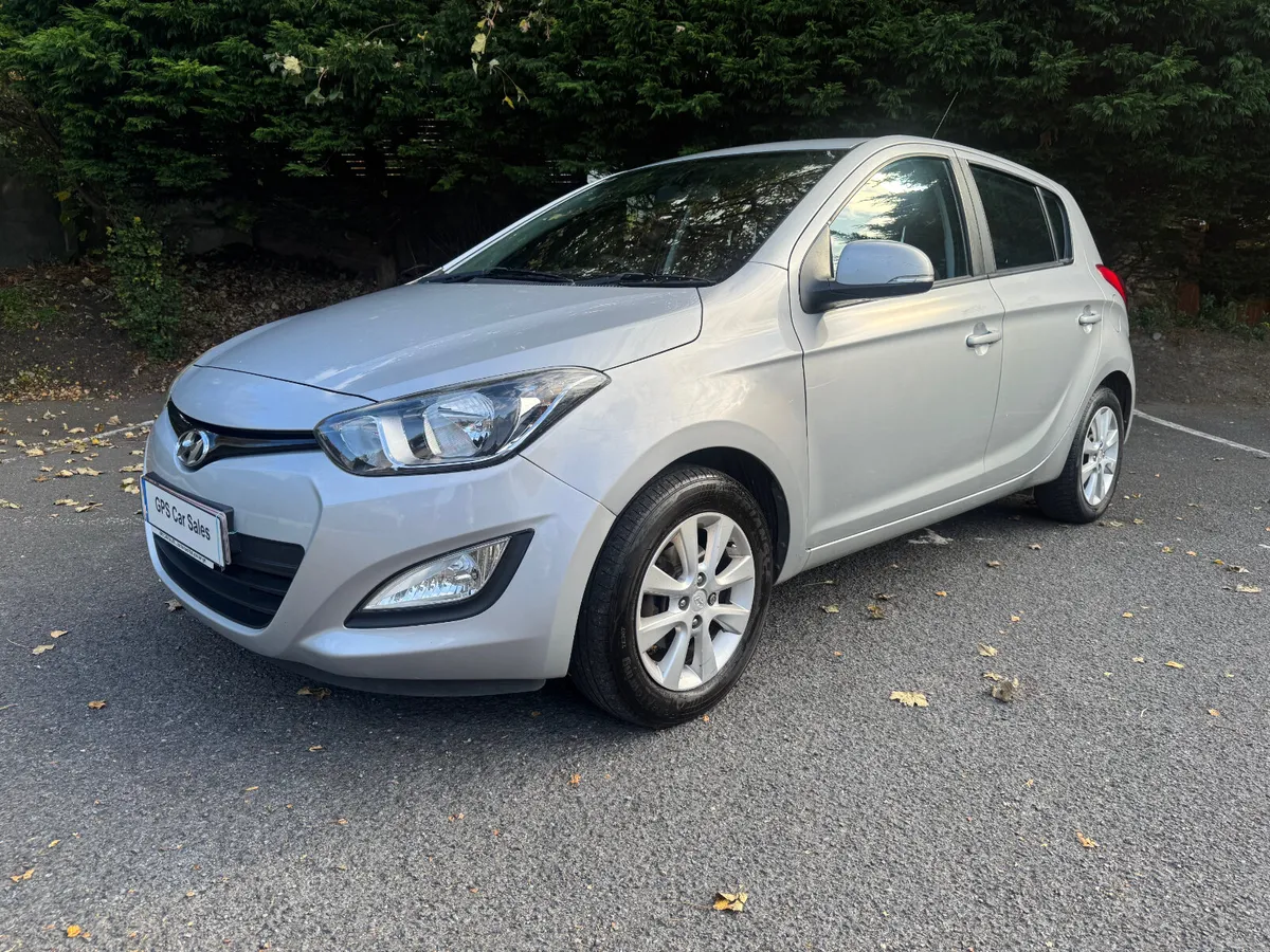Hyundai i20 in excellent cond & warranty - Image 1