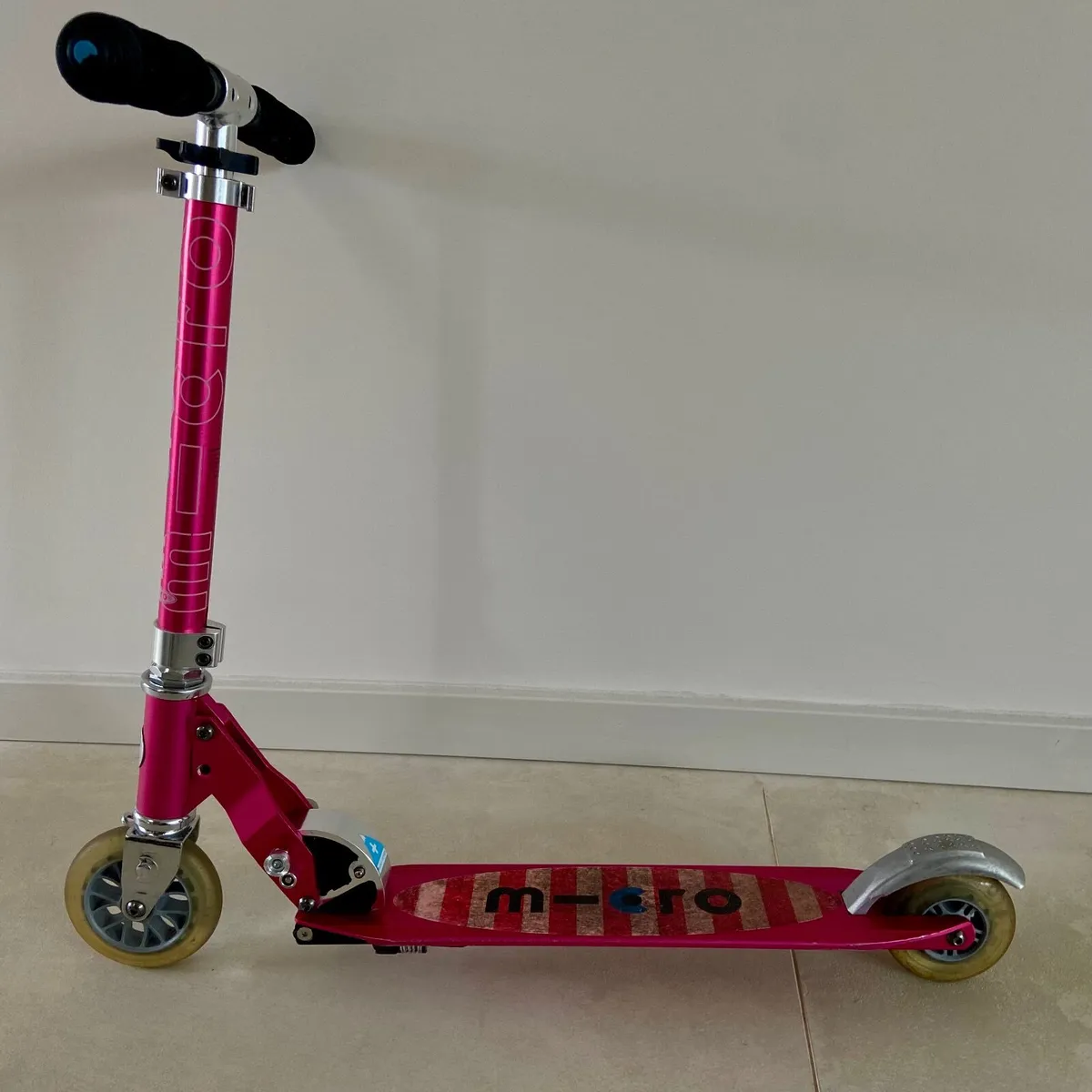 Kids Micro Sprite Scooter - Pink - Image 3