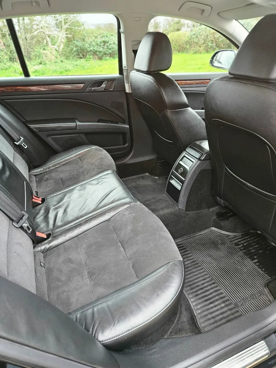 Skoda Superb 2013 - Image 4