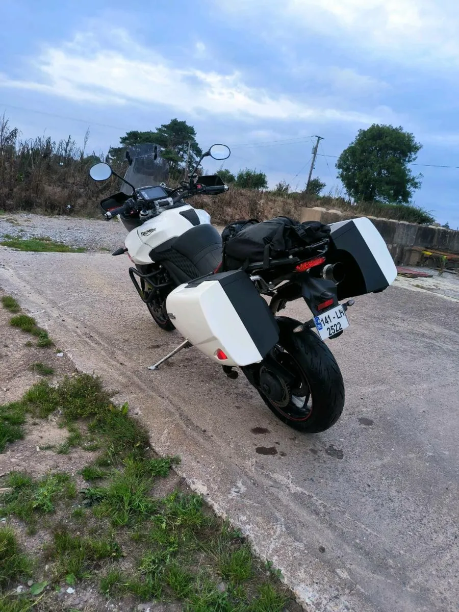 Triumph tiger sport 1050 - Image 2