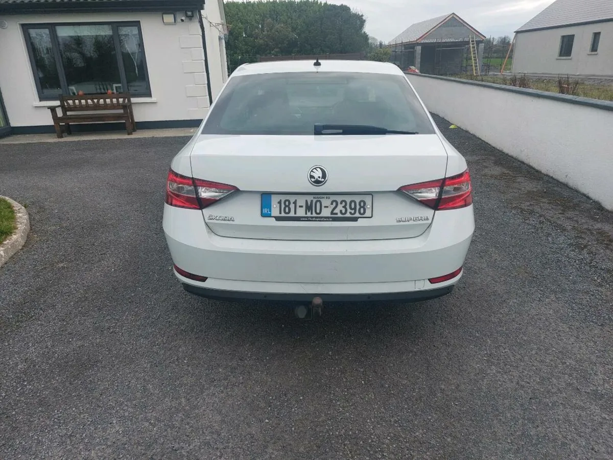 Skoda Superb 2.0 TDI DSG TechnologyPack - Image 2