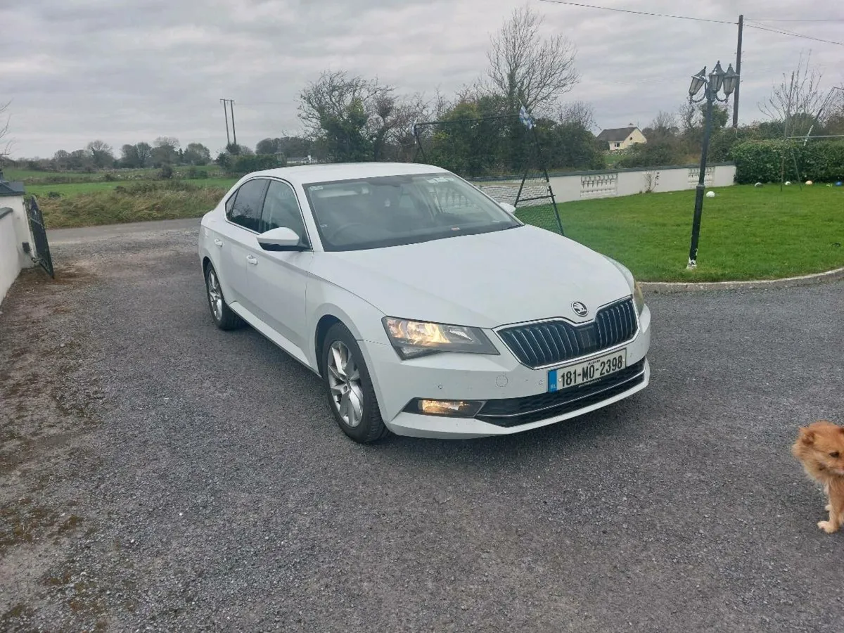 Skoda Superb 2.0 TDI DSG TechnologyPack - Image 4