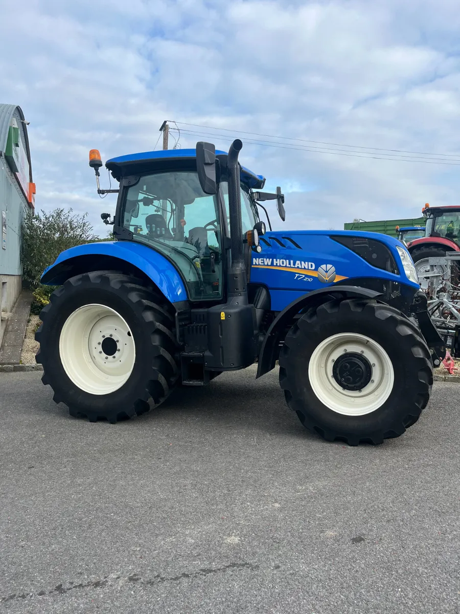 New Holland T7.210 - Image 2