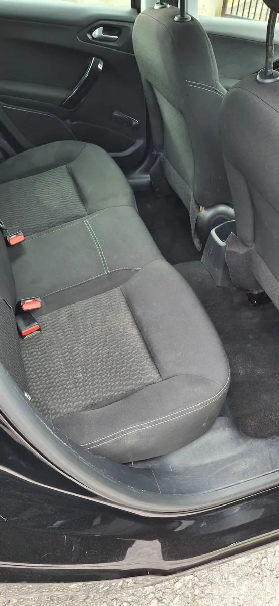 Peugeot 208 2019 LOW MILEAGE - Image 4