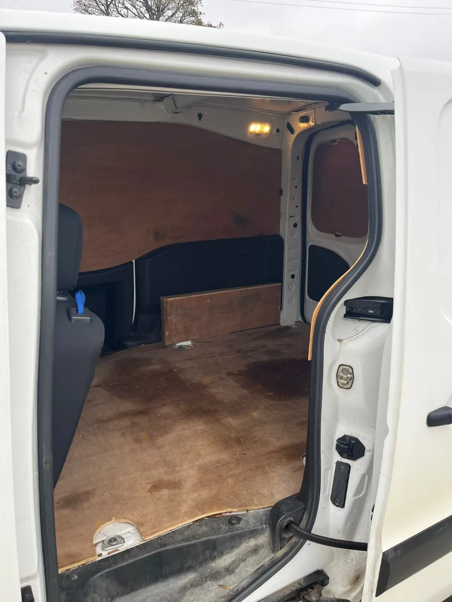 2017, NI Van, Cheap VRT, 88K miles, T-Belt Done - Image 3