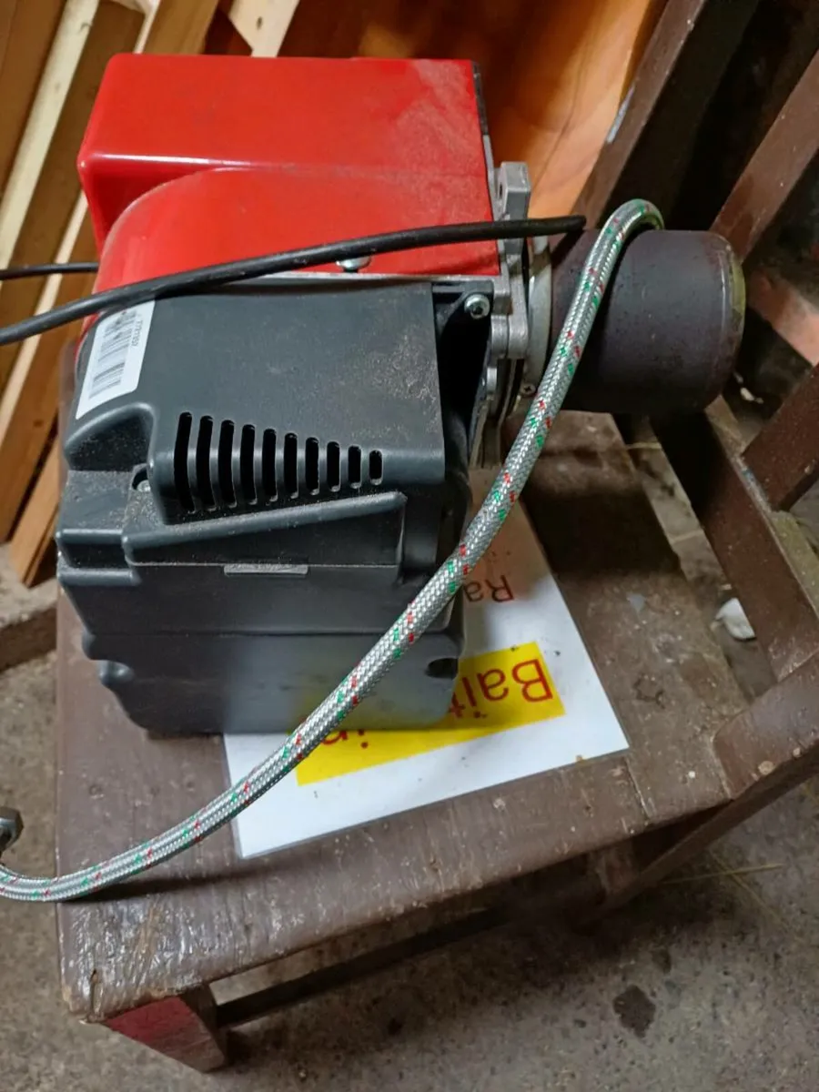 GRANT Oil Boiler, Thermostat & Burner - Image 3