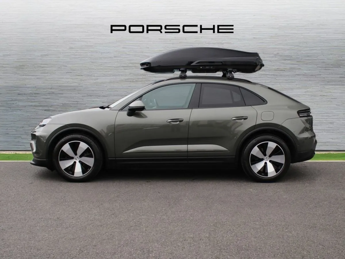Porsche Macan 4 Electric (new) - Image 4