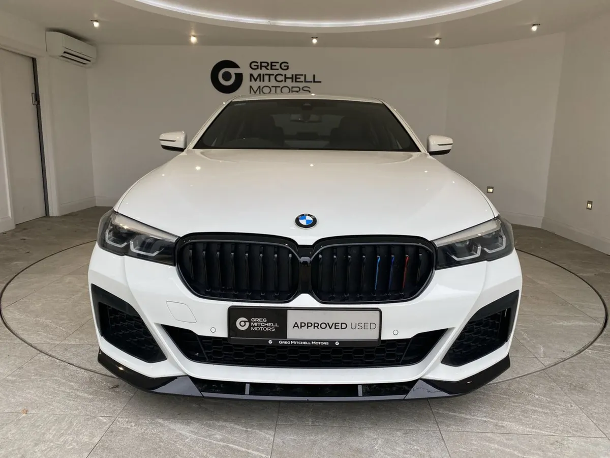BMW 5-Series 2022 - Image 2