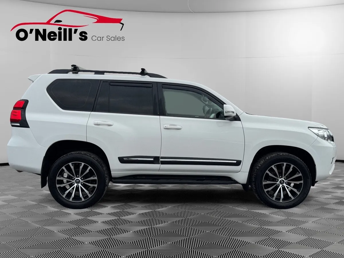 Toyota Land Cruiser 2023 *NO VAT* 5SEAT COMMERCIAL - Image 3