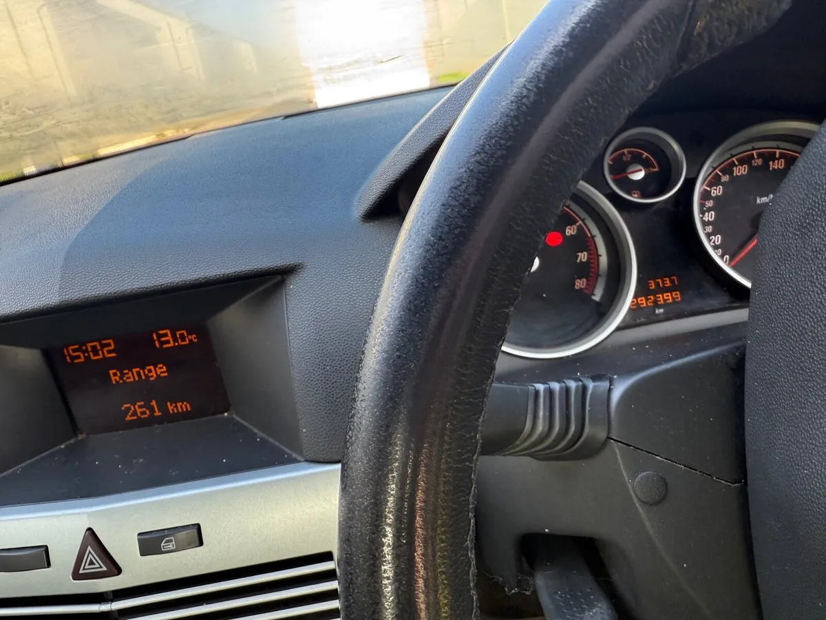 Opel Astra 2008 TAXED FEB 26 - Image 2