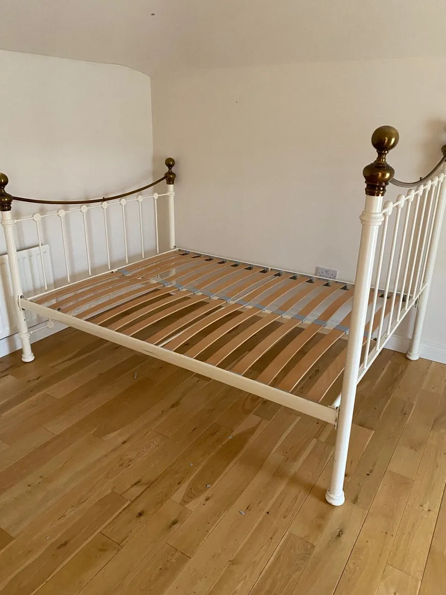 Bed - Image 2