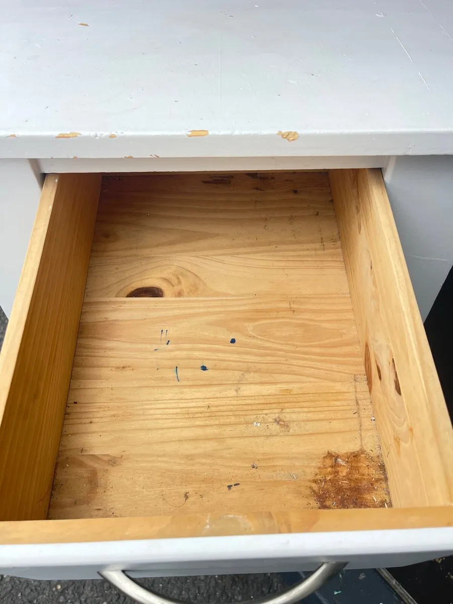 Desk with chair - Image 3
