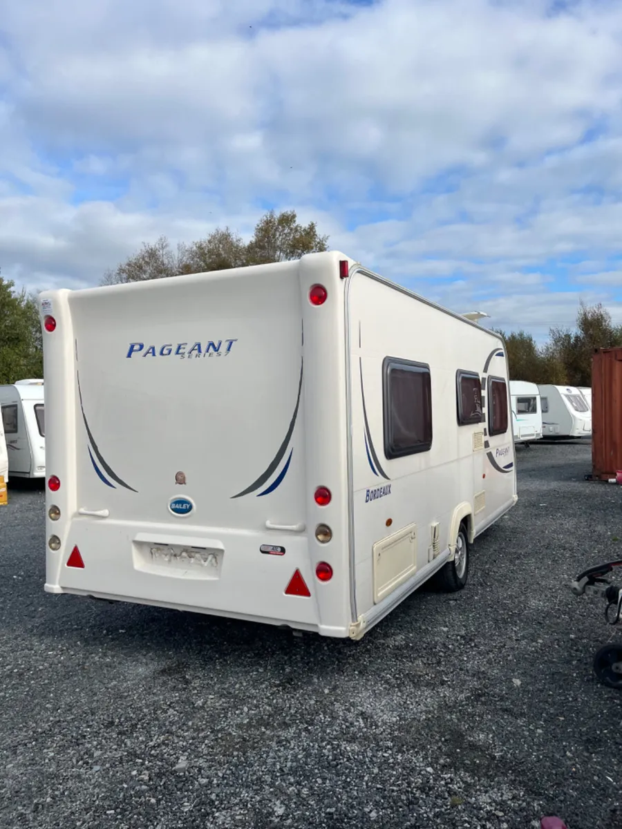 Bailey Pageant 4 Berth Fixed Bed Caravan - Image 3