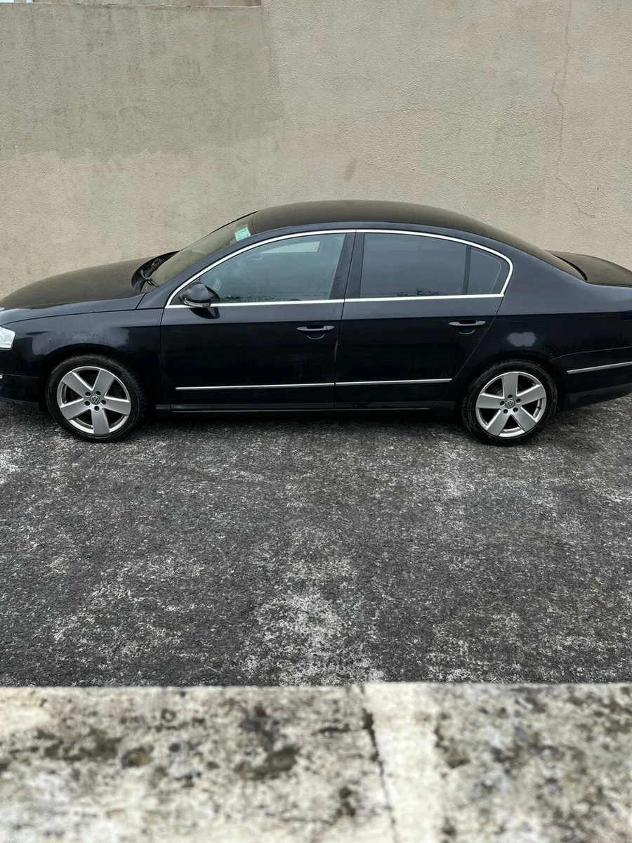Volkswagen Passat B6 2.0L - Image 2