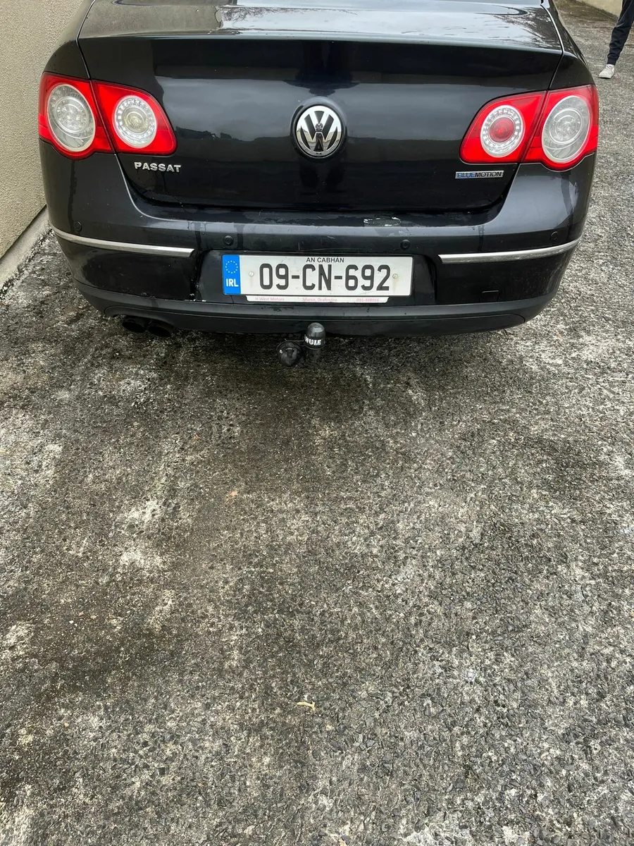 Volkswagen Passat B6 2.0L - Image 4