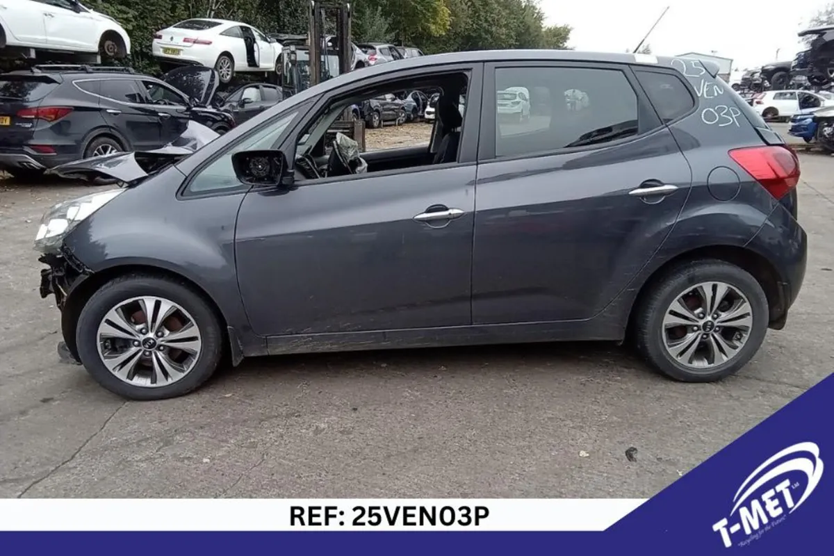 2016 KIA VENGA BREAKING FOR PARTS - Image 1