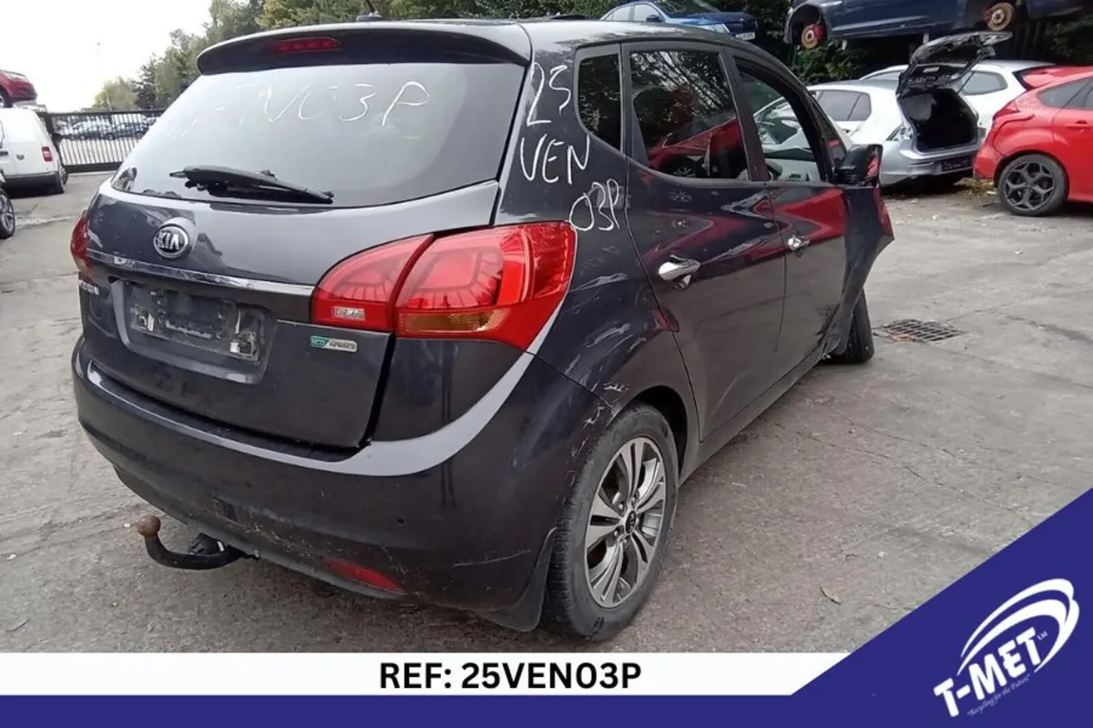 2016 KIA VENGA BREAKING FOR PARTS - Image 4