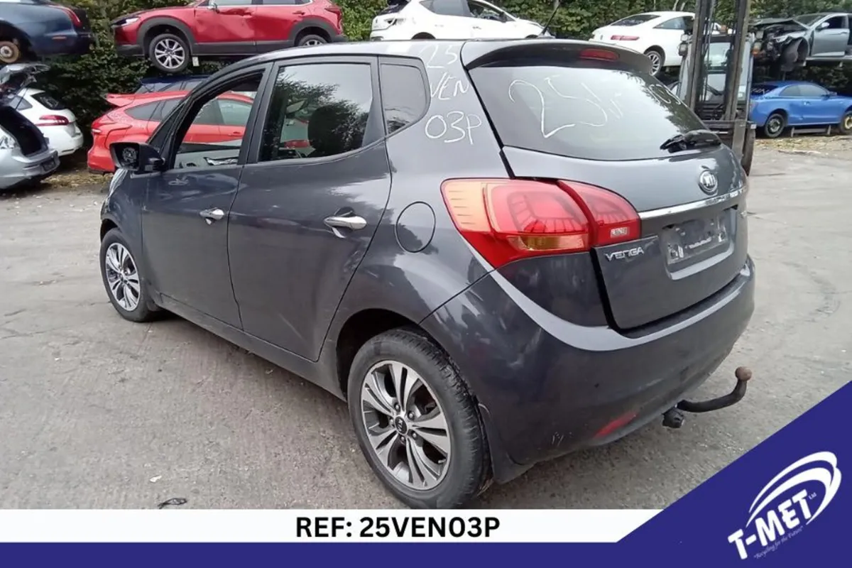 2016 KIA VENGA BREAKING FOR PARTS - Image 2